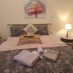 https://domenica-studios-2.hotels-of-thessaloniki.com